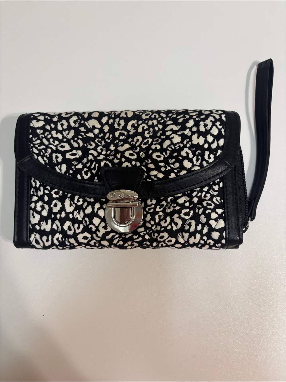 Vera Bradley Ultimate Wristlet in Camocat retired Print